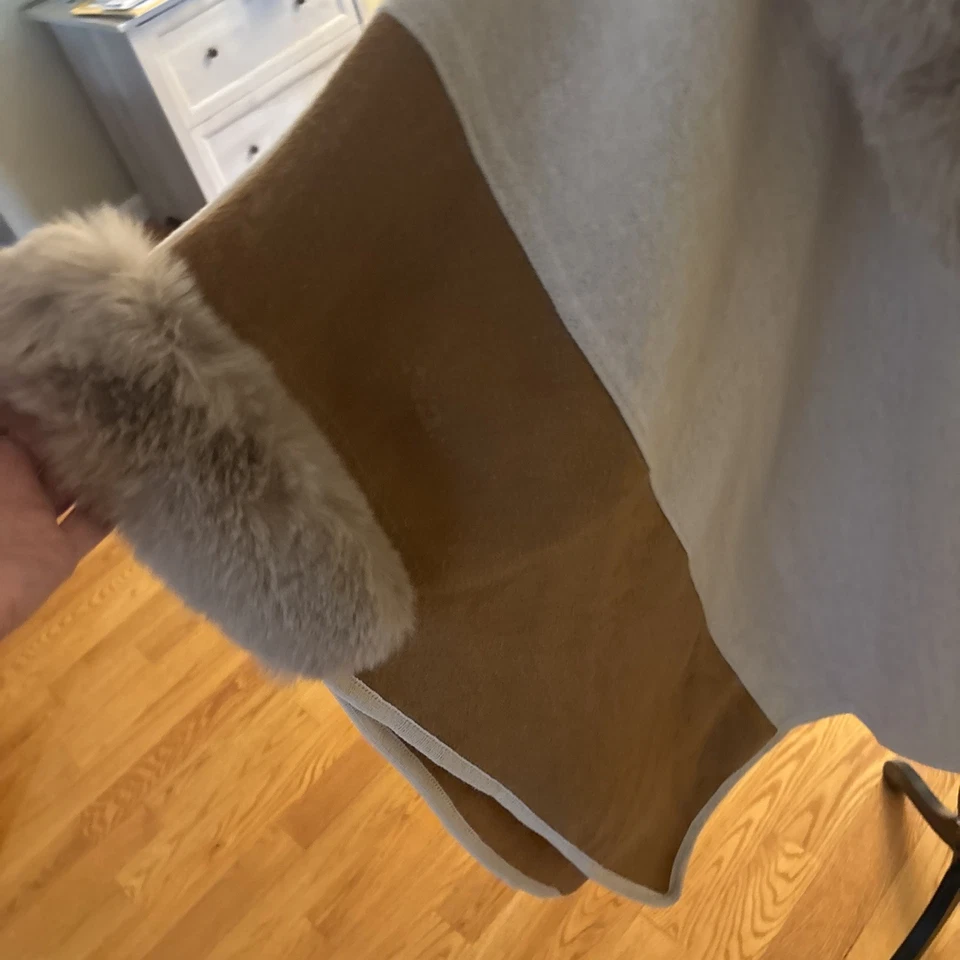 Capa de piel sintética para mujer Max Studio dos tonos Foto 4 de 4