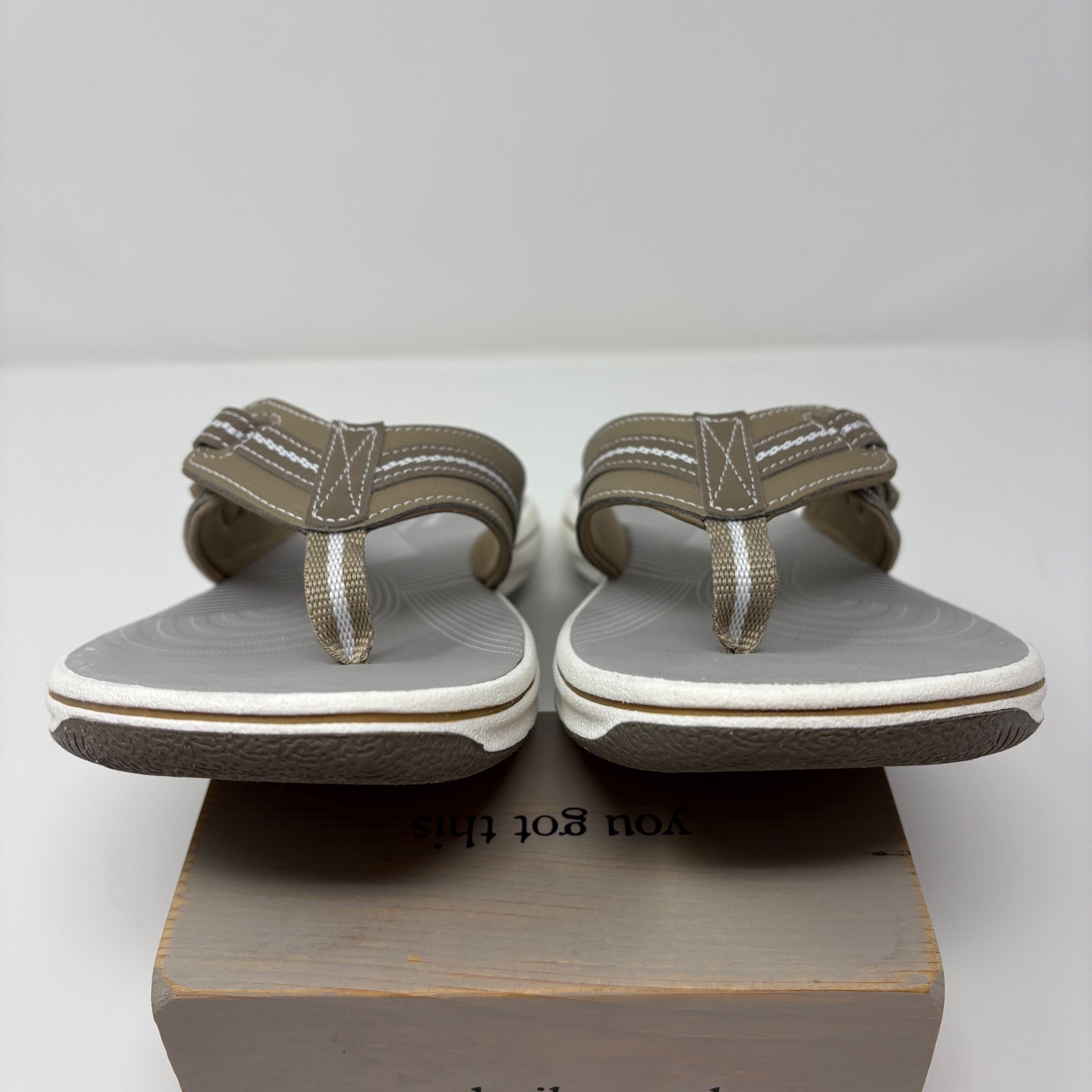 EUC Clarks Cloudsteppers Breeze Adjustable Thong … - image 6