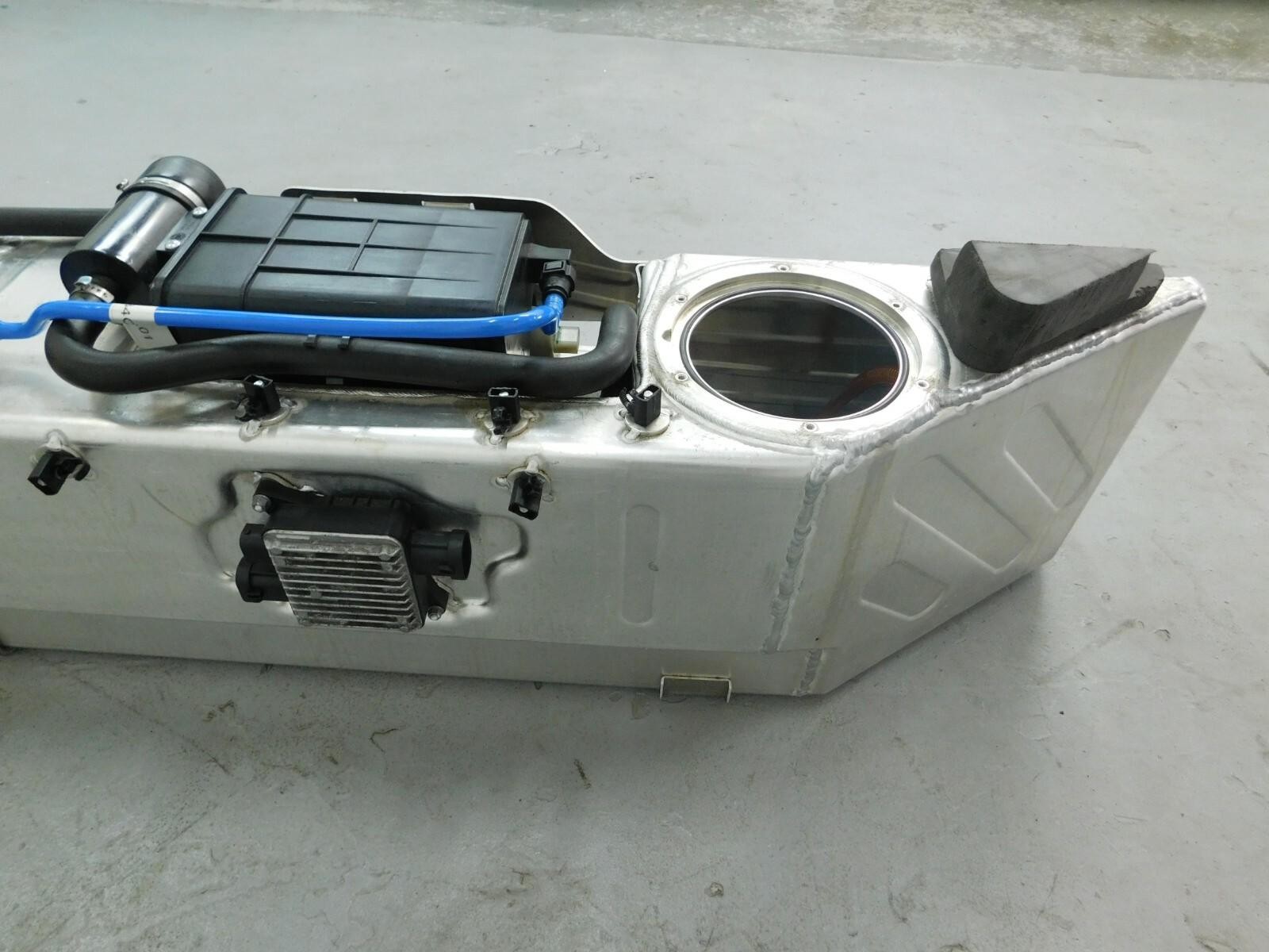 2017 15 16 18 19 McLaren 570S 570 Fuel Tank Cell / Controller #3268 A2