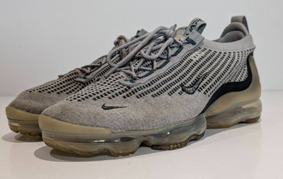 Nike Air VaporMax 2021 Flyknit Sneaker Herren UK 10 Grau Laufschuhe DN3074-001