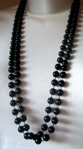 Collier perles noires et attache en or 18k