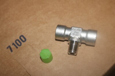 1 - Cajon Swagelok Stainless Steel Branch Tee Fitting,  1/4''  NPT,  SS-4-BT