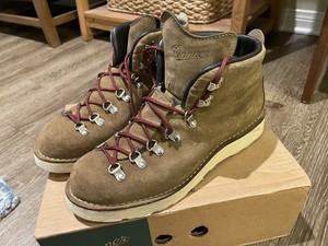 danner mountain light overton