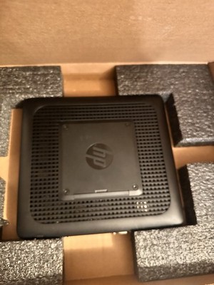 HP T630 Thin Client Desktop Computer Turns On With Accessoires No Stand
