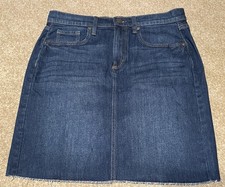 GAP Denim Skirt Frayed Hem Women  s Size 6 Medium Wash