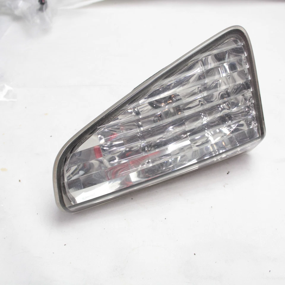 Luz trasera interior del lado del conductor izquierdo Nissan Murano 2003 2004 Foto 3 de 4