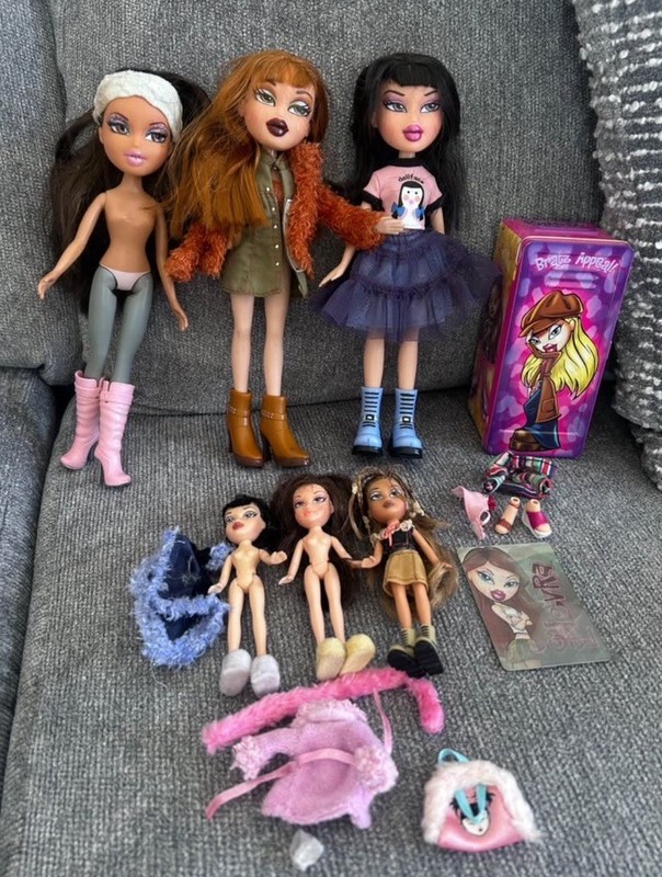 Bratz Dolls Lot Dolls Various Sizes /2001 + Clothing Meygan , Jade