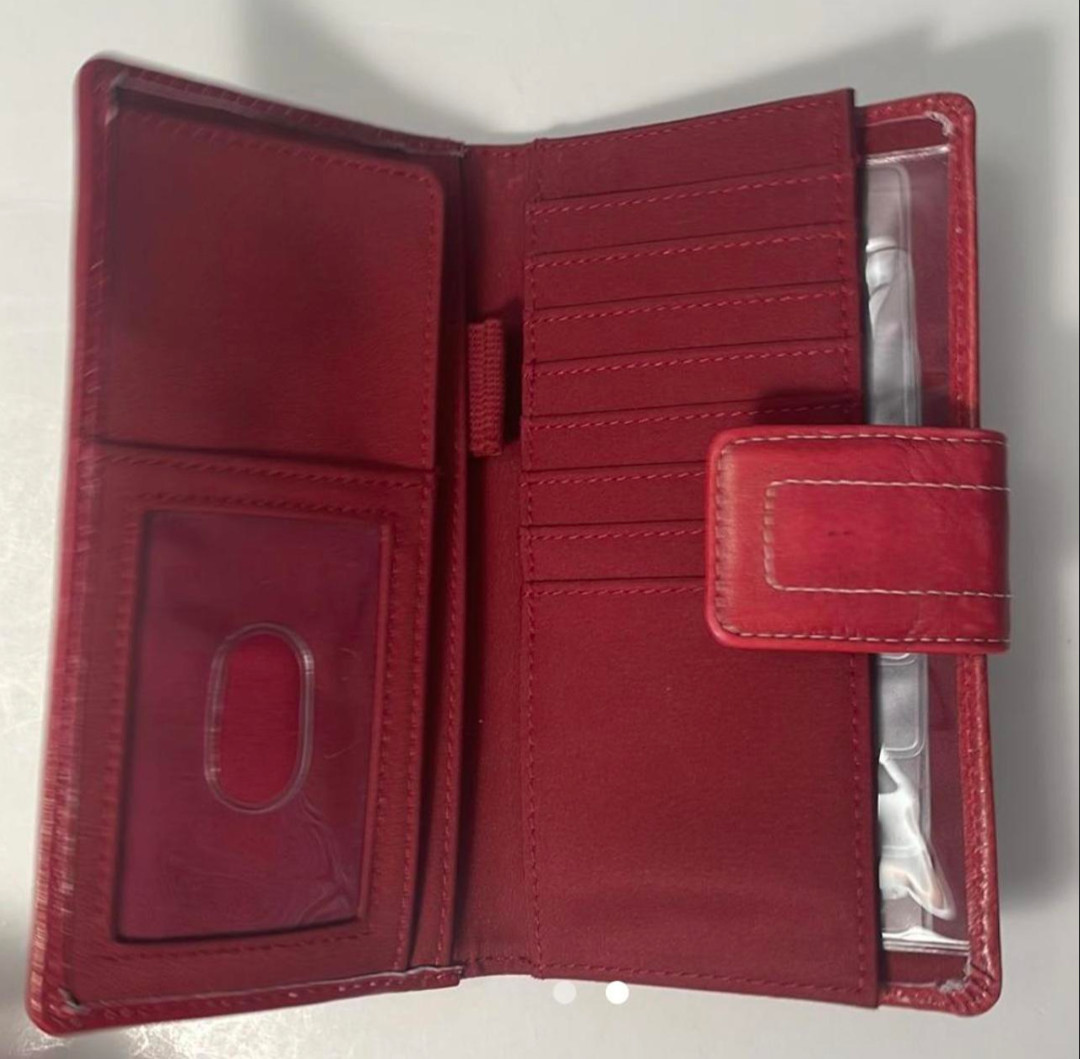 FOSSIL PATCHWORK LEATHER WALLET - image 3