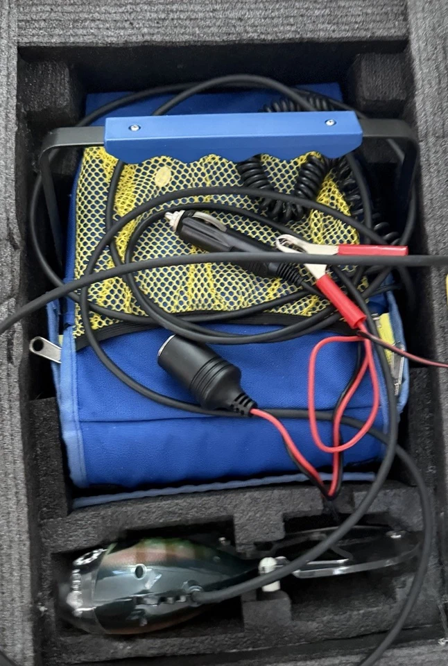 Sistema de visualización de video submarino Aqua-Vu Scout XL funciona con caja y estuche Foto 2 de 3