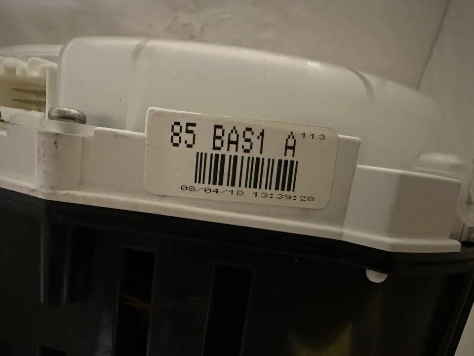 Cuadro de instrumentos velocímetro medidor de panel 07 08 09 Mazda 3 76.879 millas Foto 4 de 4