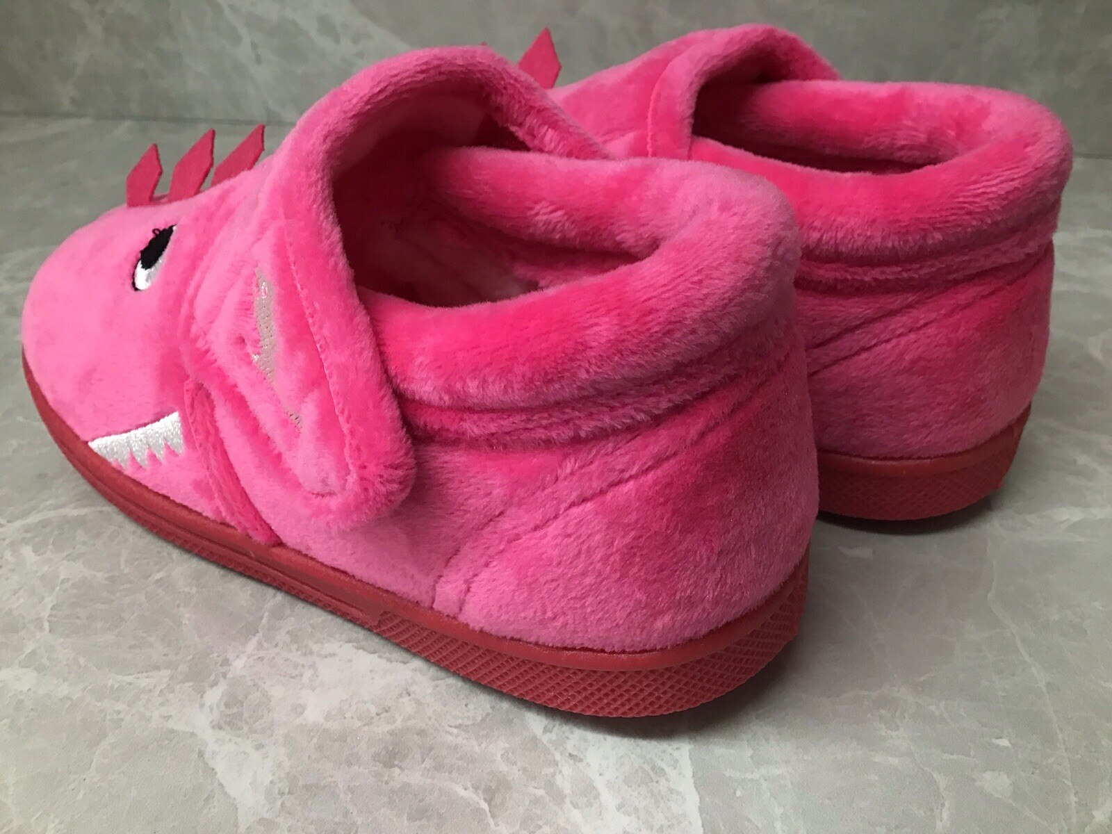 SAOLA Nuovo con scatola. UK10 (bambini). Ciabatta da barca Chipmunks. Drago 'Daniella'. Suola corretta