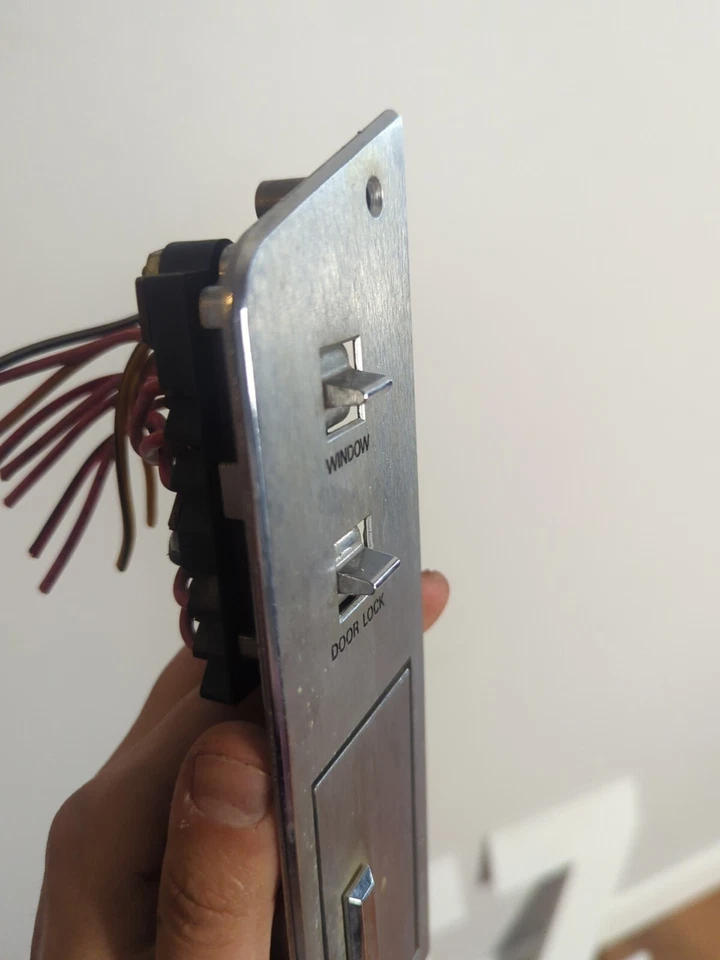 DOOR MULTI SWITCH windows locks Front Right 1979 Lincoln Versailles, '77-'80 - Изображение 4 из 4