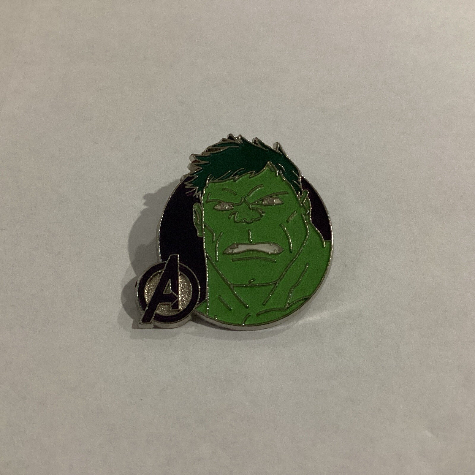 Disney - Marvel Avengers Assemble Booster Pin - Hulk Authentic (F)