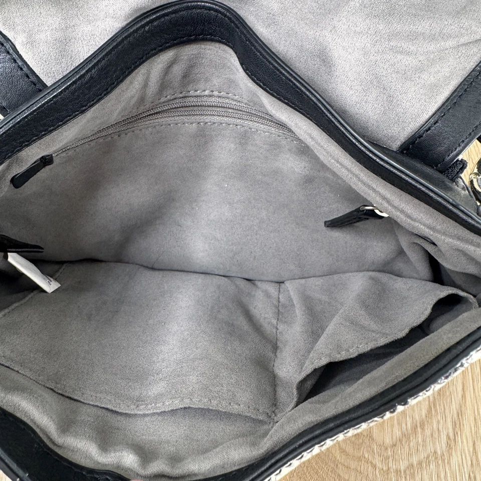 Bolsa de mão Vince Camuto estampa animal couro de cobra aba bolso bolsa clutch - Imagem 4 de 4