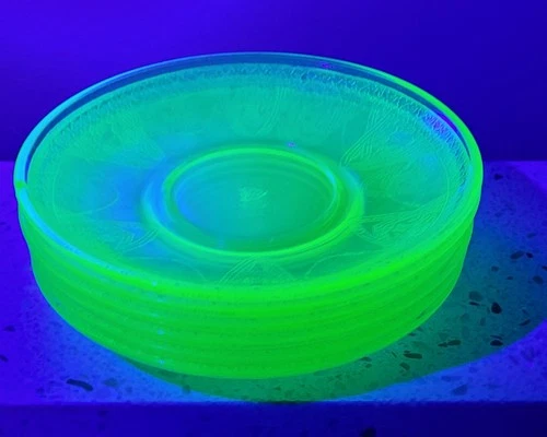 6 Vintage 1930 Federal Georgian LoveBirds Green Uranium Depression Glass Saucers