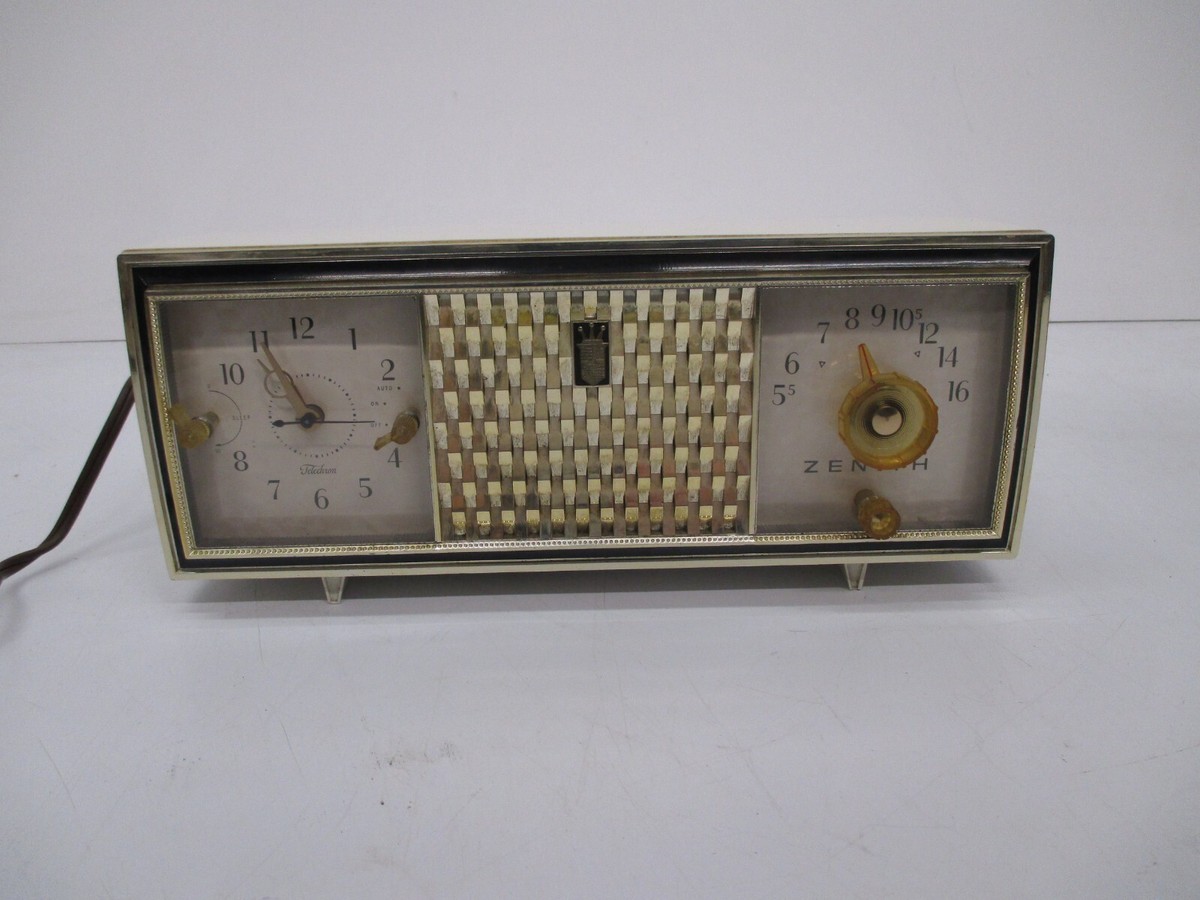 Vtg 1960s Zenith C520W The Saxony MCM White Tube Radio Telechron