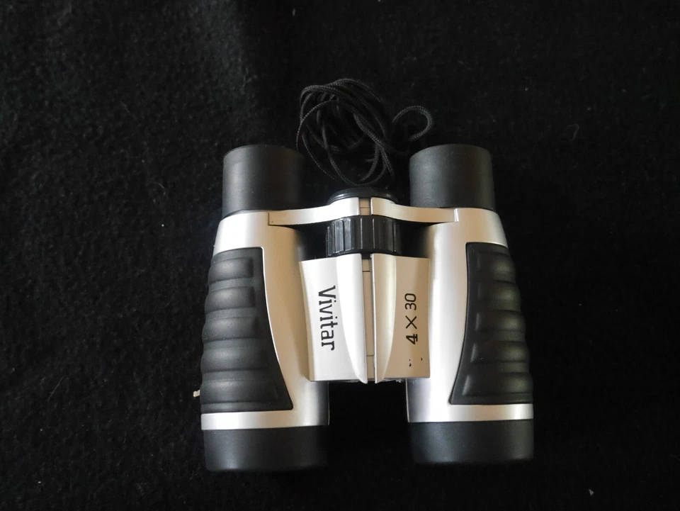 Vivitar Vintage Binoculars 4X30 Coated Compact With Strap & Storage Pouch - Image 2 of 2