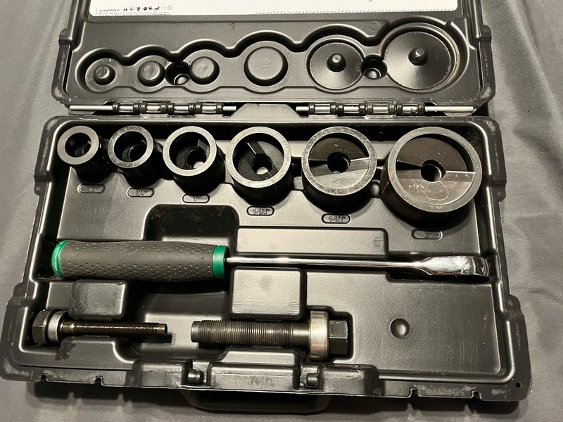 Greenlee 7238SB Slug-Buster Knockout Kit with Ratchet Wrench Punch Set 1/2"-2"