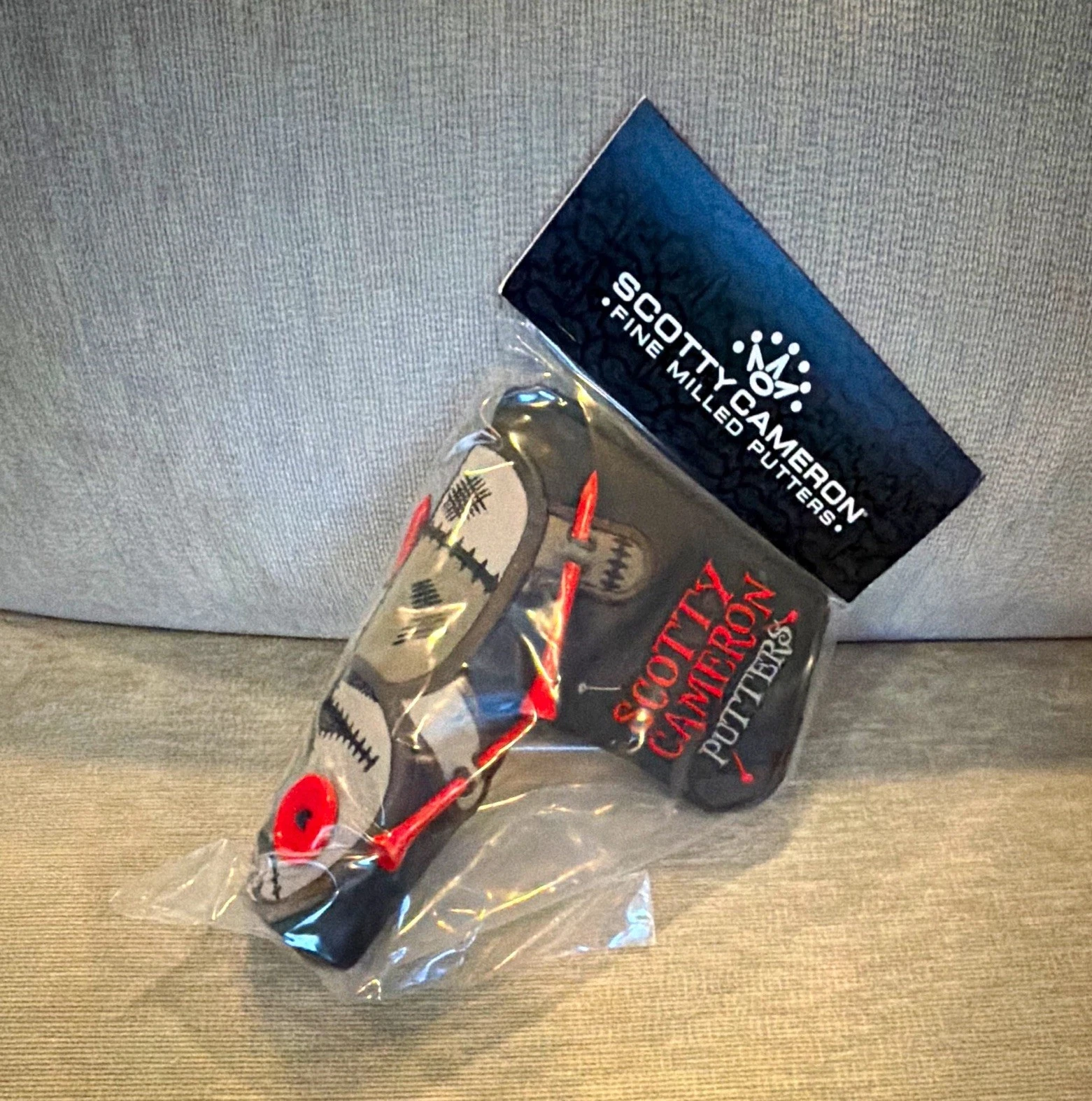 Scotty Cameron Yippy the Doll Putter Headcover Leather Black/Gray/Red