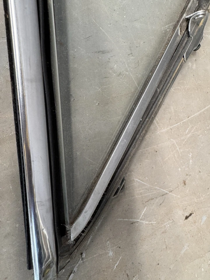 Ford Galaxie 1965 1967 1968 marcos de ventana de ventilación puerta de vidrio sedán Mercury Monterey Foto 2 de 4