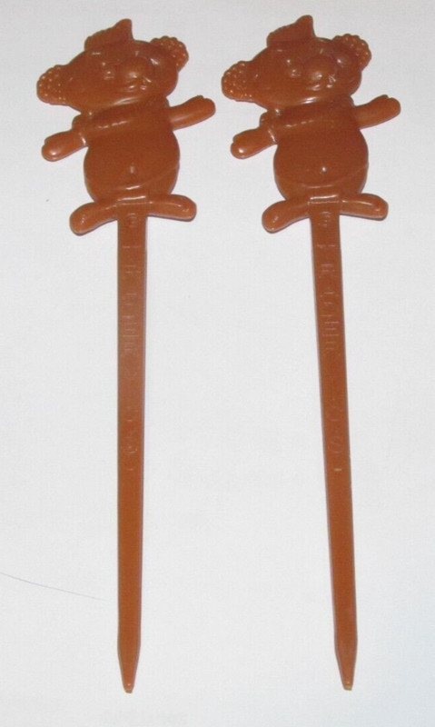 2 Vintage Swizzle Sticks Cocktail Drink Stirrer Barware Trader Vick's Menehunes