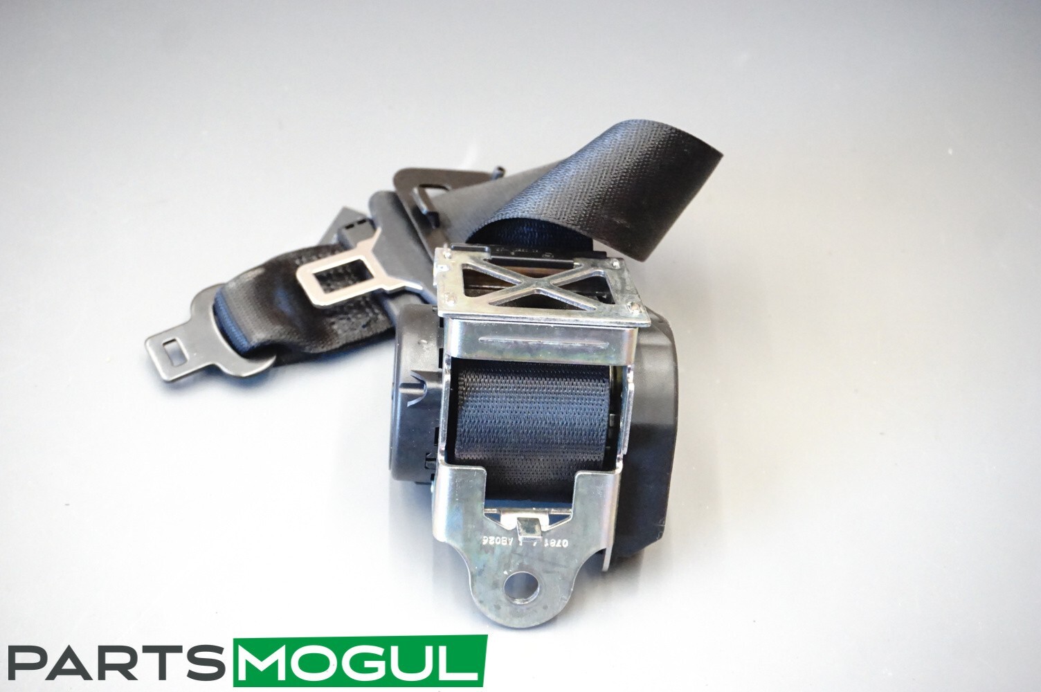 2020 Maserati Ghibli Rear Center Seatbelt Seat Belt Retractor OEM