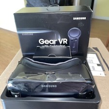Samsung Galaxy Gear VR with Controller by Ocu...