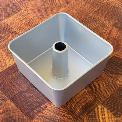 One-Piece 18 Cup Square Tube Cake Pan