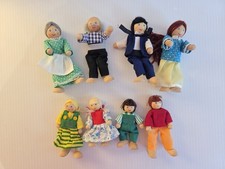 Poseable Wooden Doll Family -lot Of 8