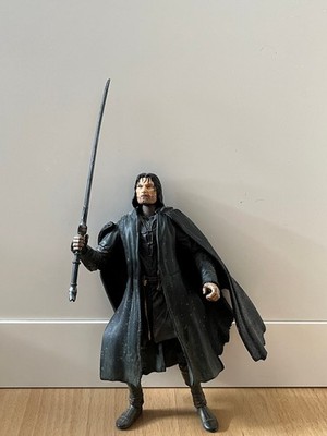 The lord of the Rings LotR Aragorn Strider Action Figure ToyBiz 2001 6''