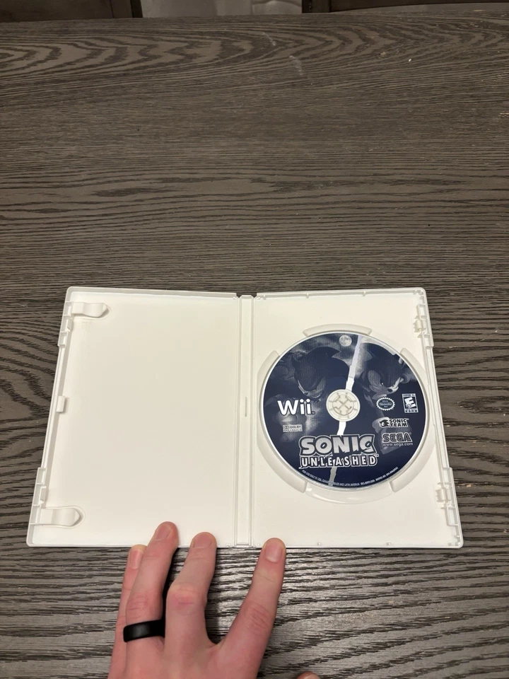 Sonic Unleashed - Nintendo Wii - Image 3 of 4