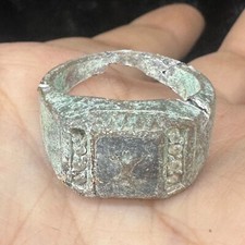 Ancient Roman bronze ring with rare genuine glass insert