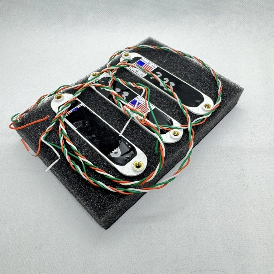 Pastillas Stratocaster Sensor Encaje DORADO/DORADO/azul claro Excelente++ Foto 2 de 3