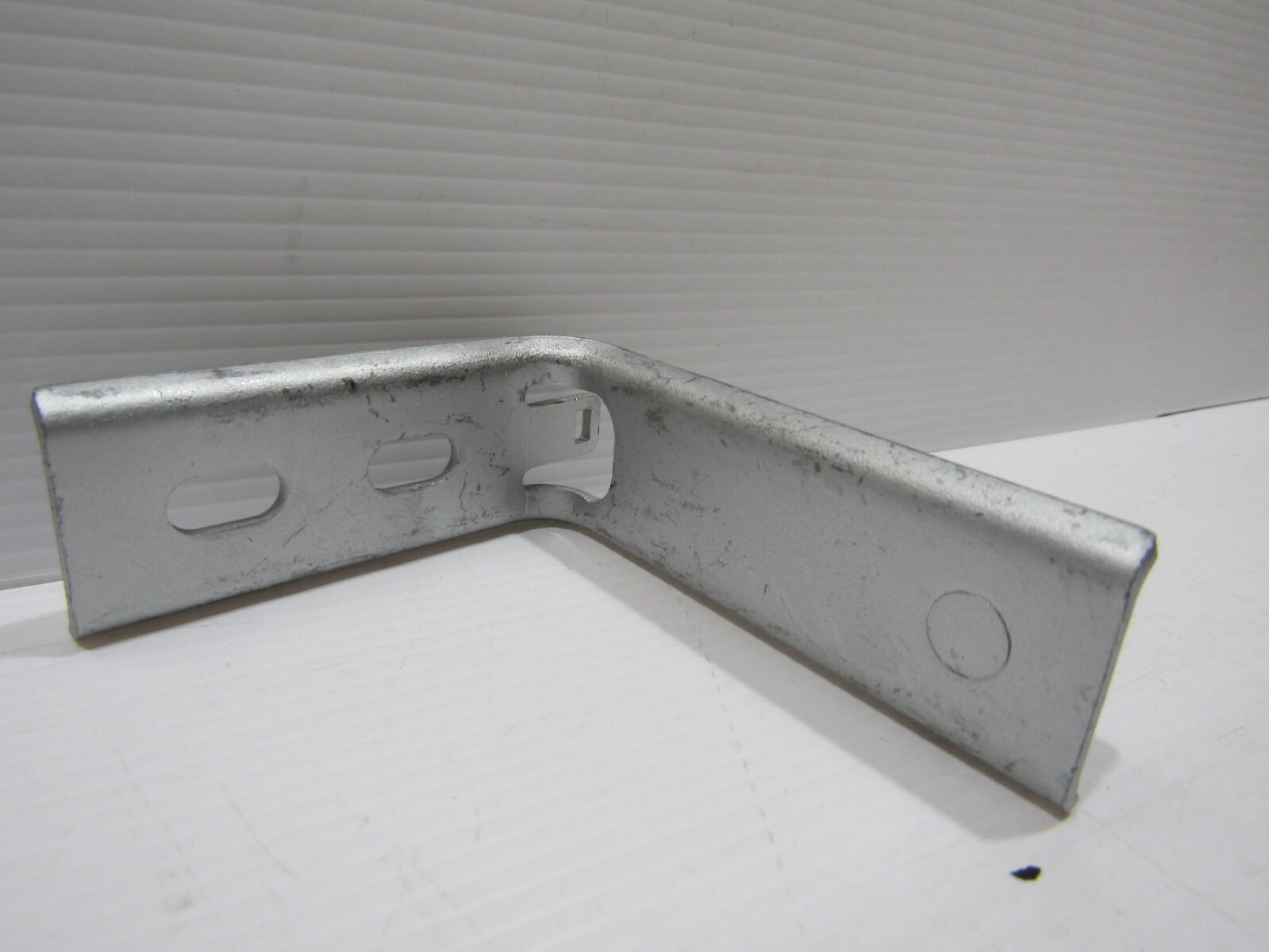 GENUINE MERCEDES-BENZ SL R230 OIL LINE BRACKET P/N: A2303200743 