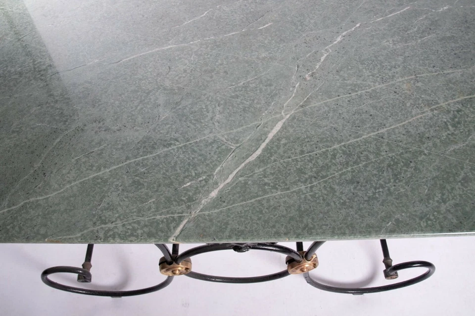 Hermosa Mesa Francesa de Mármol Pastelería/Carne Base de Hierro Entrega Disponible Foto 2 de 4