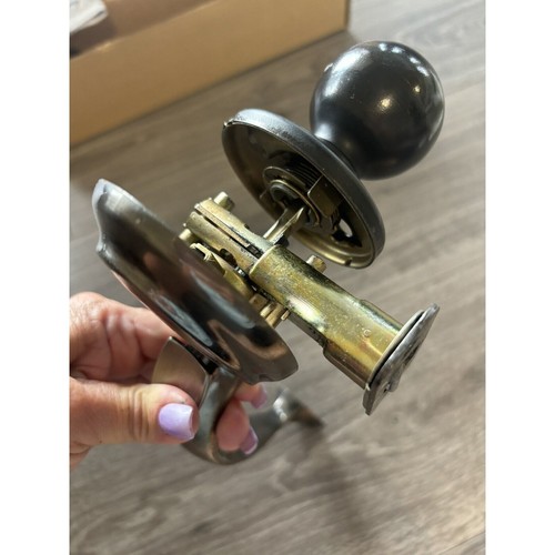 KWIKSET FRONT DOOR HANDLESET, Door Knob, Latch, Plates, Lever Mismatched Set - Picture 7 of 8