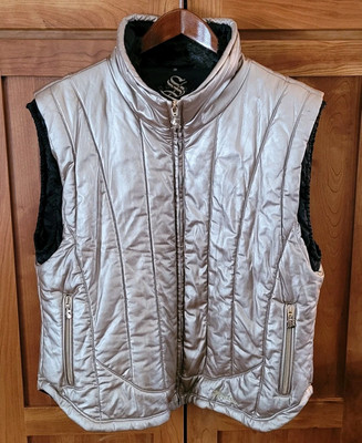 Sportalm VEST 38/10 Gold Metallic Faux Fur Quiet Luxury Ski Resort Layering Arty