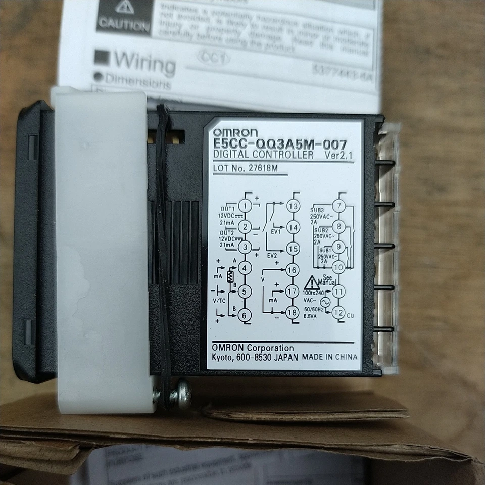 OMRON E5CC-QX3A5M-000 DIGITAL CONTROLLER x1pc - Photo 2/4