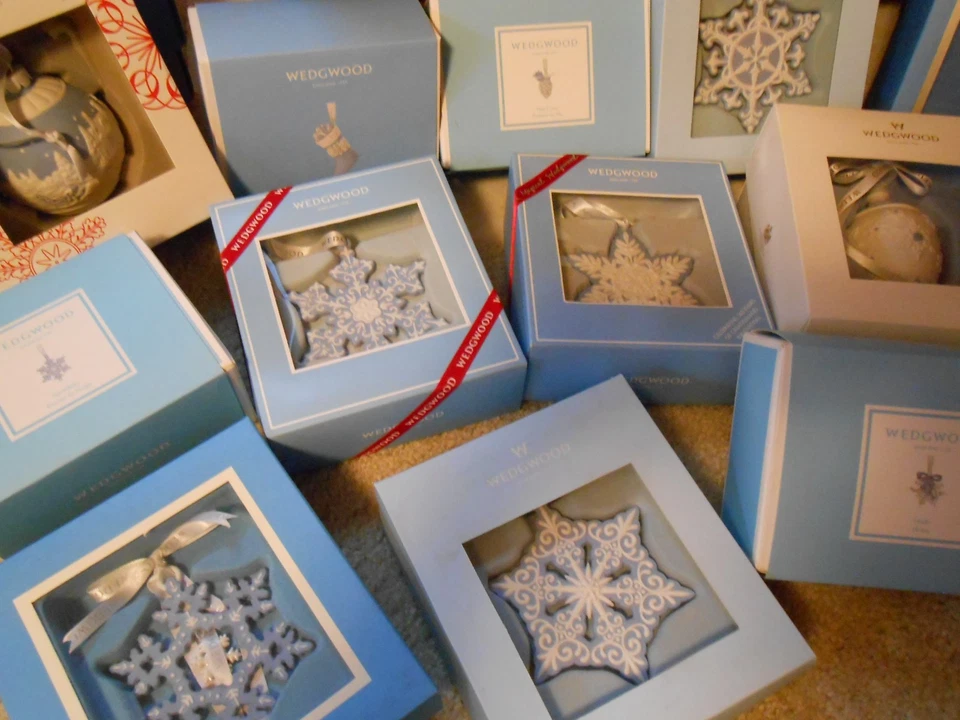 Wedgwood Jasperware Ornaments - Snowflake, Stocking, Snowman, Sleigh, Pinecone - Image 2 of 4