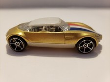 Hot wheels AVANT GARDE Gold striped Die cast 1:64