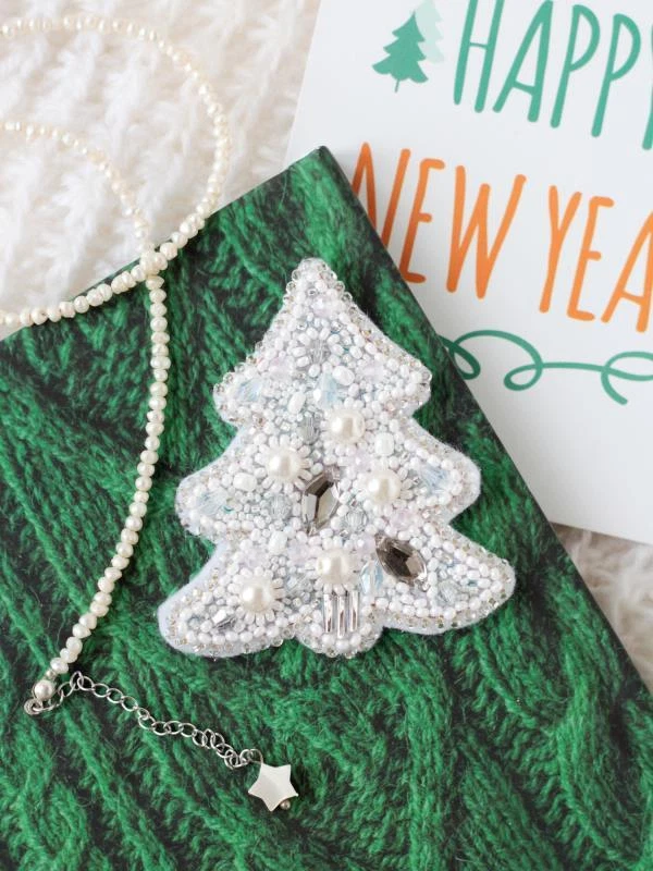 Handmade christmas hotsell brooches