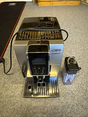 Delonghi Dinamica Kaffeevollautomat LatteCrema mit Milchbehälter digital silber