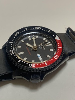 Seiko 5 Sports SBSA189 Journal Standard Auto 4R36 Black Red
