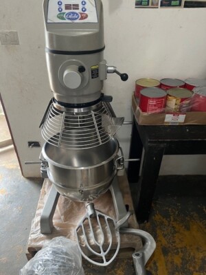 Globe 60qt Planetary Floor Model Dough Mixer/Bowl Guard - Excellent Shape A+1
