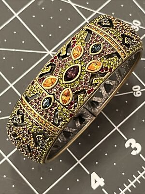 Heidi Daus “A Fabulous Sunflower” Vintage Swarovski Crystals peek-a-boo watch Heidi Daus Peekaboo Hinged Swarovski Crystal Bangle Bracelet  main image 3