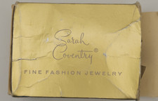 Sarah Coventry "INTERNATIONAL" from 1964 Wide gold Mesh Belt