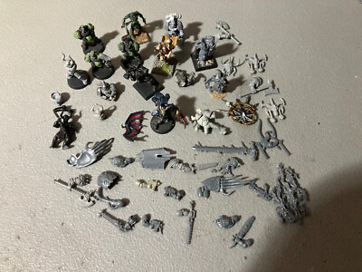 A19505 WARHAMMER 40K CHAOS SPACE MARINES CSM PLAGUEBEARER STANDARD GUN SWORD
