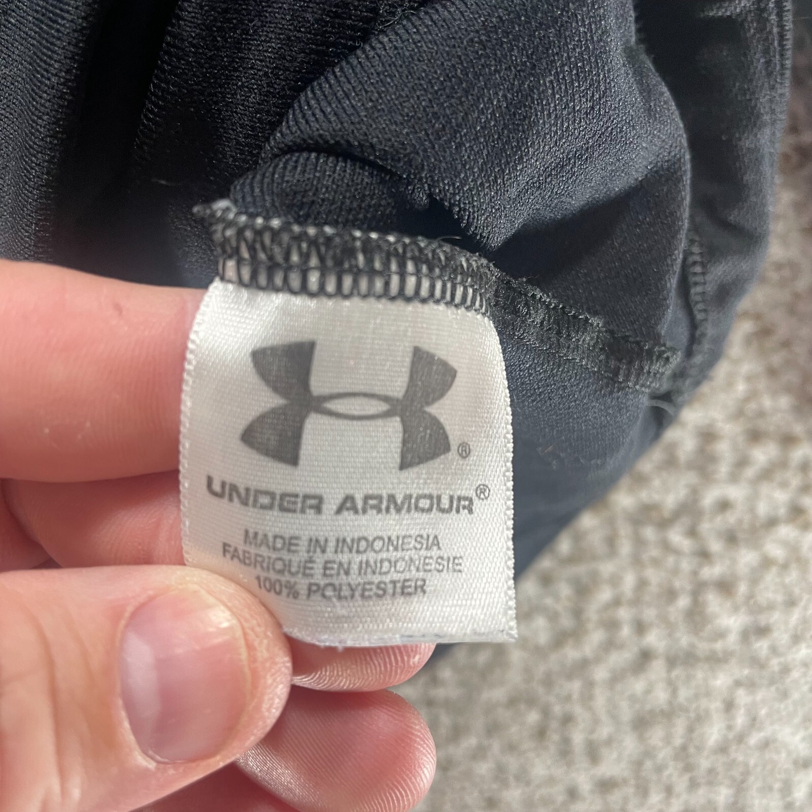 Under Armour Shirt Womens Medium Black WHite Quarter Zip Athletic Run Ladies thumbnail 7