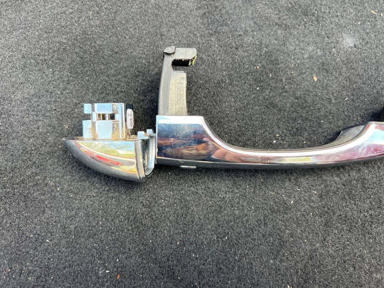 Maserati Ghibli OEM Front Right Door Handle with Keyless Entry