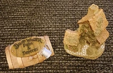 David Winter Lot 2 Pub Beer Barrel and Ivy Cottage